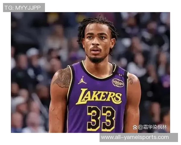 克拉克斯顿全能表现助球队获胜9投7中贡献15分9板4助3断3帽正负值1